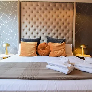https://letmalaga-dukes-loft.1costadelsol.com